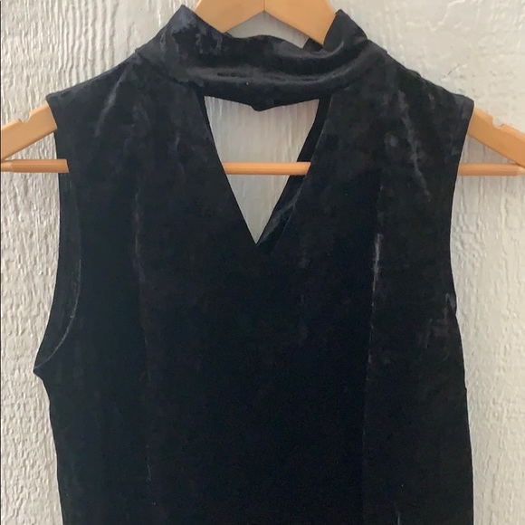 Top - Picture 2 of 3